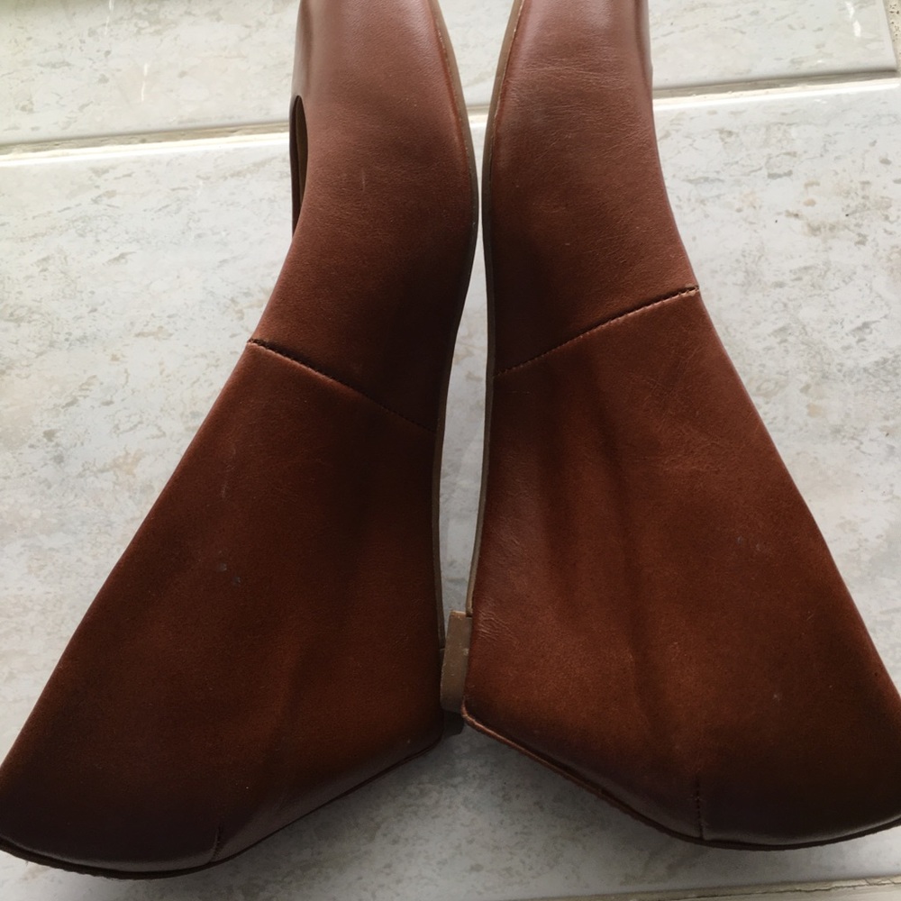 Shoes - Picture 4 of 7
